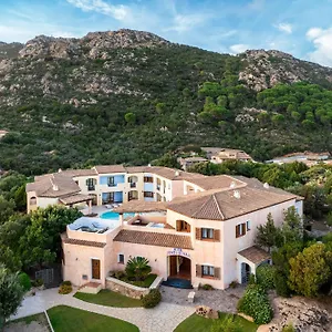 Monti Di Mola 4*, Porto Cervo Italy